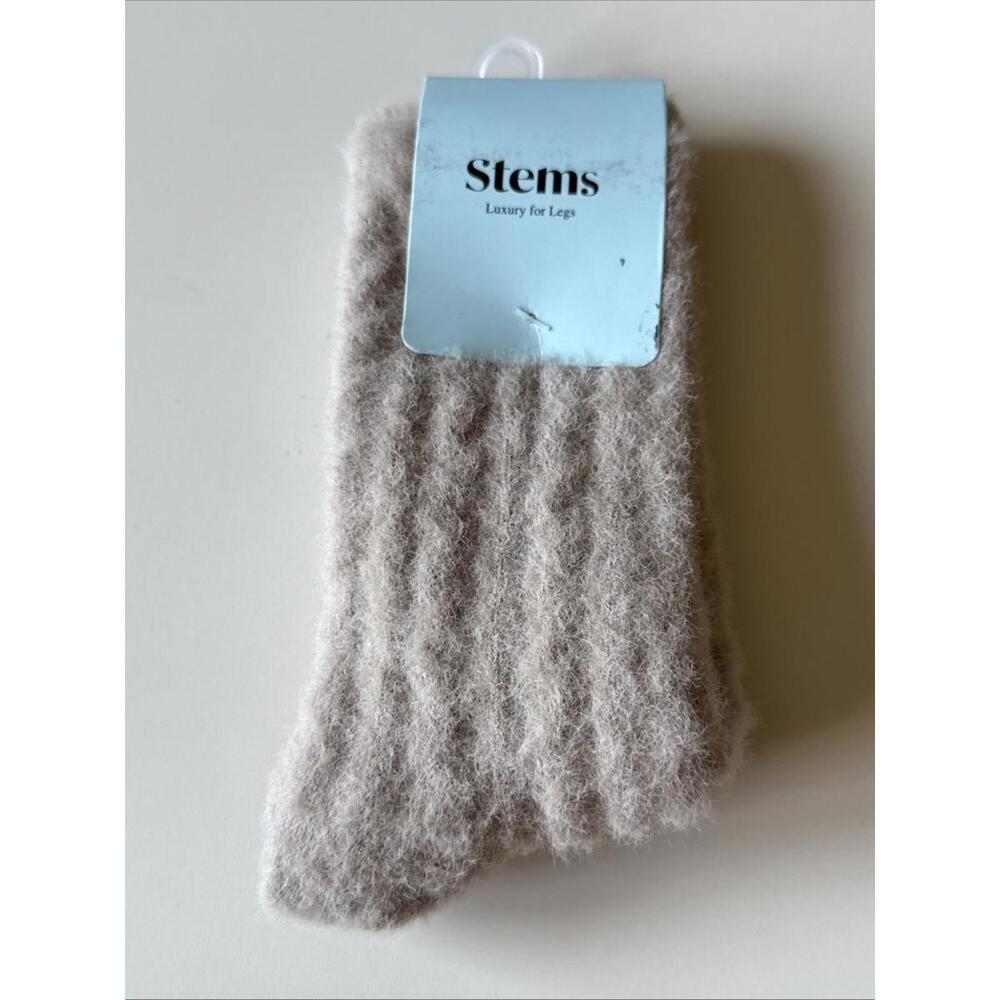 1 Pair New Women's STEMS  Grey Winter Plush Cable Socks One Size